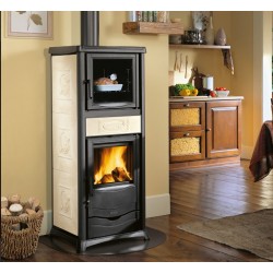 Holzofen mit Nordica Extraflame Rossella-Ofen plus 9,1 kW Liberty Cream