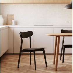 Set mit 4 braunen Stühlen aus Massivholz mit Beinen aus VeryForma-Holz Set mit 4 braunen Stühlen aus Massivholz mit Beinen aus VeryForma-Holz