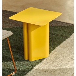 Table d'appoint en fer jaune Avin 42x42cm VeryForma